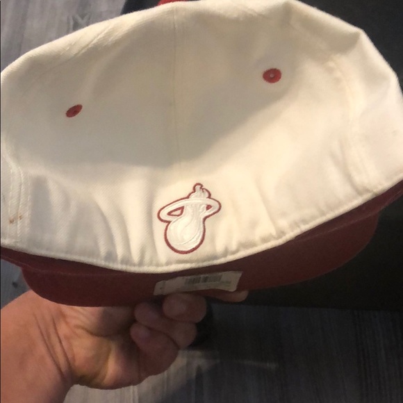 Miami Heat Autographed Ernie Johnson Space Jam - Picture 3 of 4